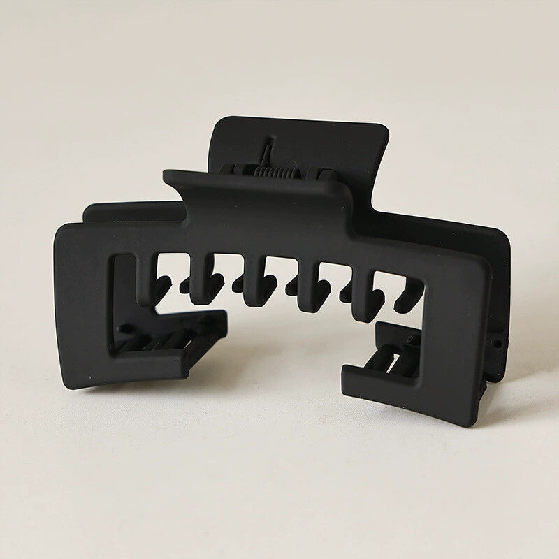 The "Baseball Cap + Claw Clip" Game Changer 🧢✨