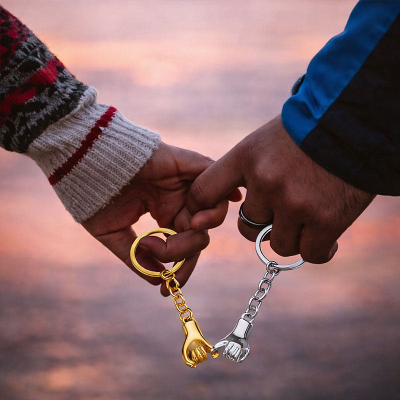 Magnetic Pinky Promise Keychains – Linked Hand Set for Couples & Best Friends 🤞💞